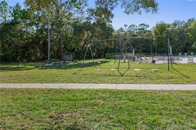 20 Golfview Court, Homosassa, FL 34446