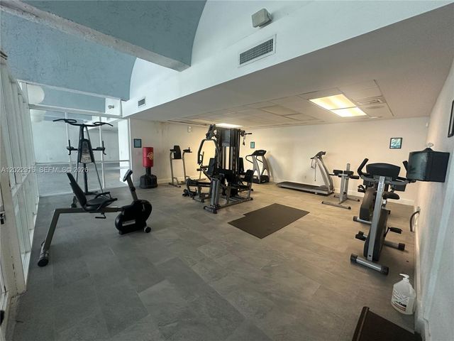 496 NW 165th St Rd D109, Miami, FL 33169