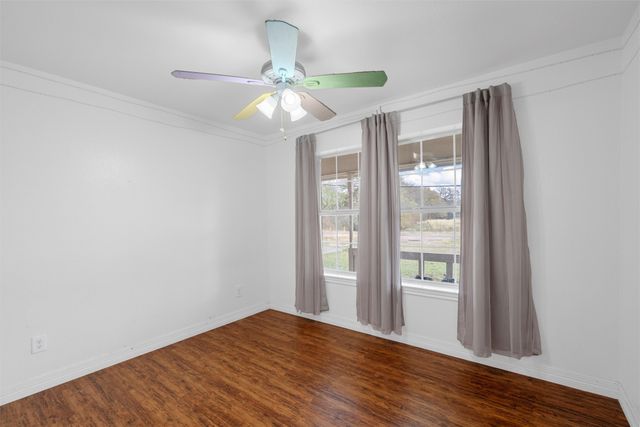 139 E Seley, Axtell, TX 76624