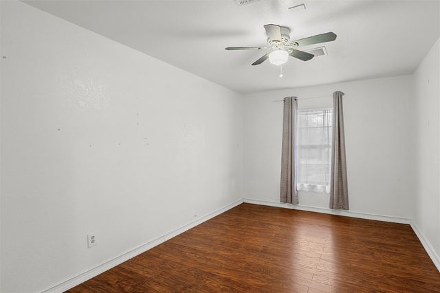 139 E Seley, Axtell, TX 76624