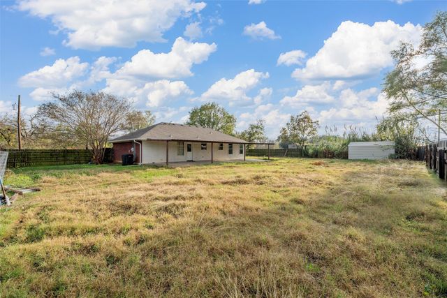139 E Seley, Axtell, TX 76624