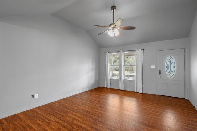 139 E Seley, Axtell, TX 76624