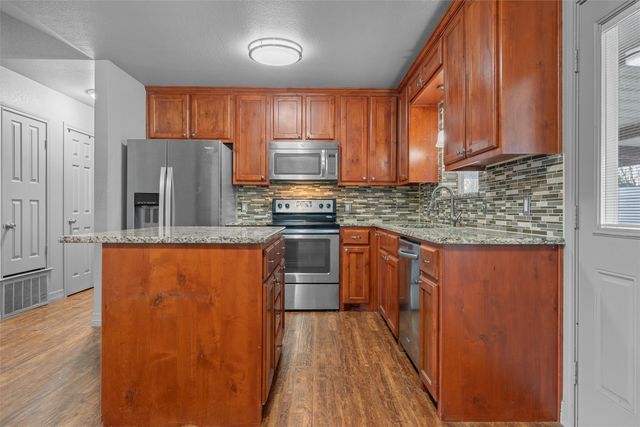 139 E Seley, Axtell, TX 76624