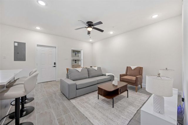 9129 Brandon Street B5, Houston, TX 77051