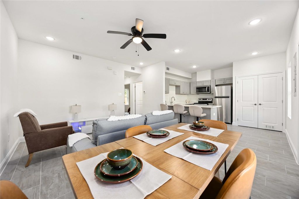 9129 Brandon Street B5, Houston, TX 77051