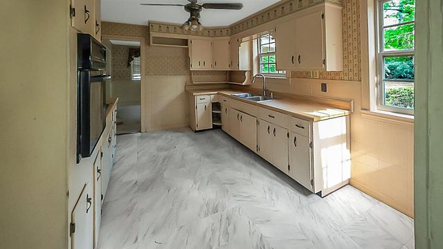 819 Hillcrest Drive, Thomson, GA 30824