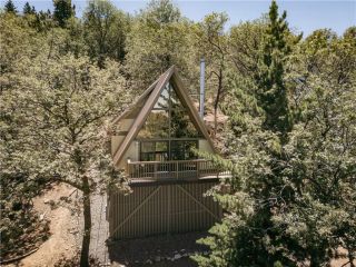 1457 Yosemite, Lake Arrowhead, CA 92352