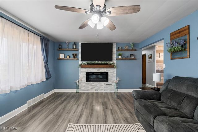 2608 Helen Place NW, Canton, OH 44708