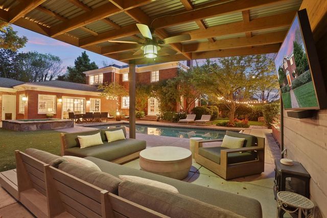 930 Sycamore Ave, Modesto, CA 95350