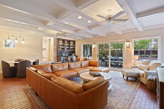 930 Sycamore Ave, Modesto, CA 95350