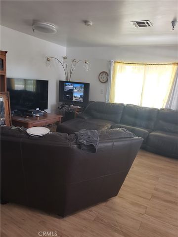 397 E Main, San Jacinto, CA 92583