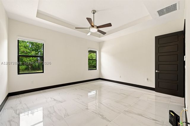 8875 NW 161st Ter, Miami Lakes, FL 33018