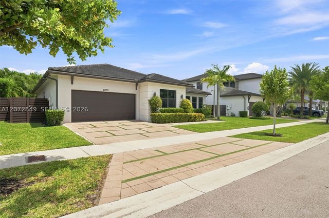 8875 NW 161st Ter, Miami Lakes, FL 33018