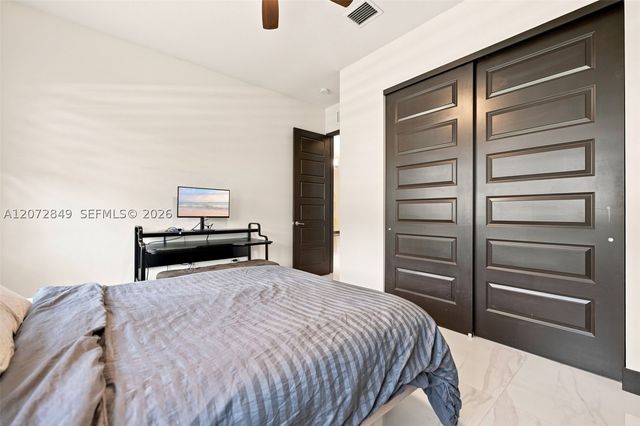 8875 NW 161st Ter, Miami Lakes, FL 33018