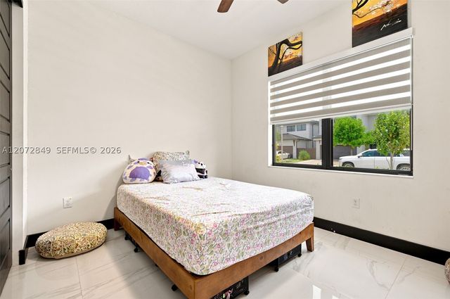 8875 NW 161st Ter, Miami Lakes, FL 33018
