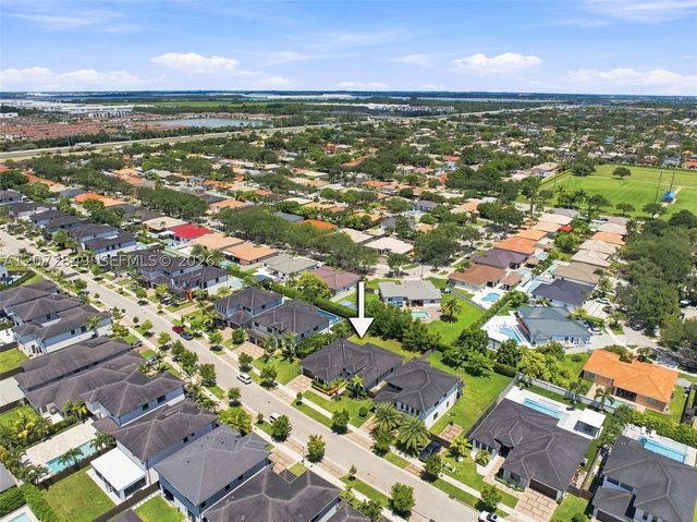 8875 NW 161st Ter, Miami Lakes, FL 33018