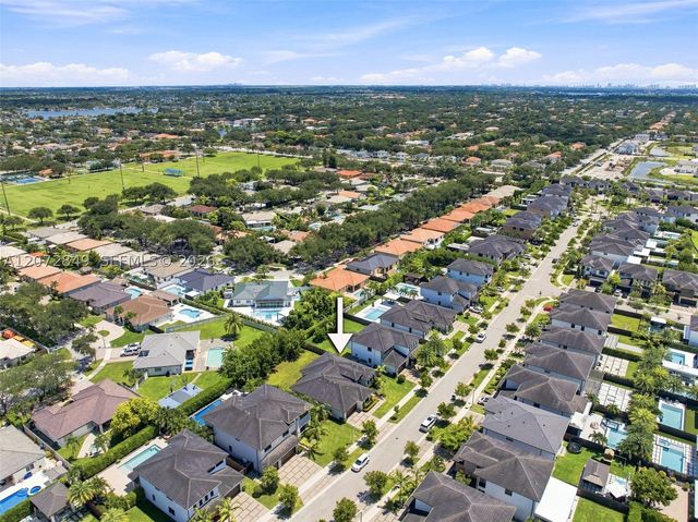 8875 NW 161st Ter, Miami Lakes, FL 33018