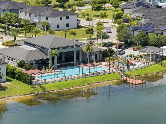 8875 NW 161st Ter, Miami Lakes, FL 33018