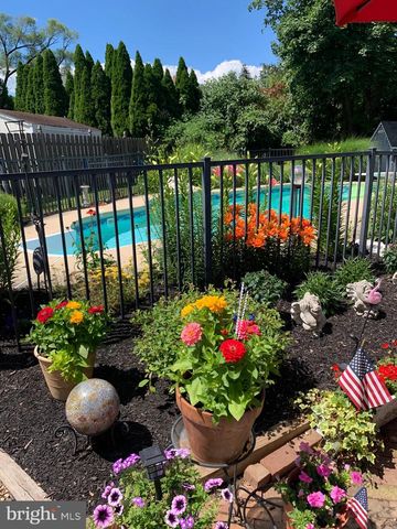 34 LOPATCONG DR, Ewing, NJ 08638