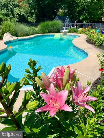 34 LOPATCONG DR, Ewing, NJ 08638