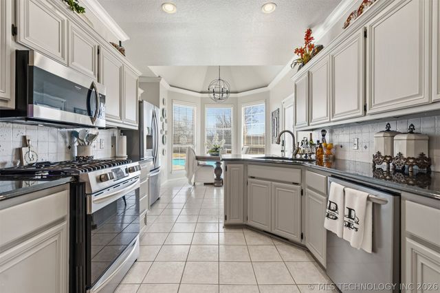1708 Southern Hills Drive, Ardmore, OK 73401