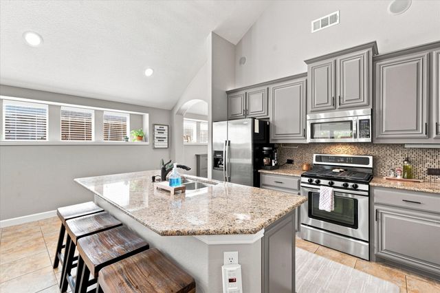 102 Chase Oaks Court, Mansfield, TX 76063