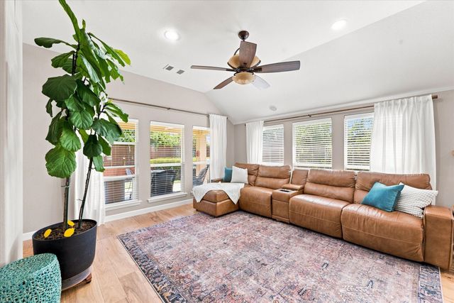 102 Chase Oaks Court, Mansfield, TX 76063