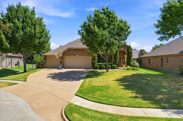 102 Chase Oaks Court, Mansfield, TX 76063