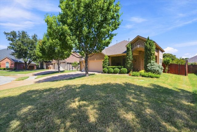 102 Chase Oaks Court, Mansfield, TX 76063