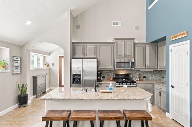 102 Chase Oaks Court, Mansfield, TX 76063