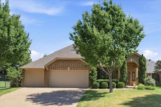 102 Chase Oaks Court, Mansfield, TX 76063