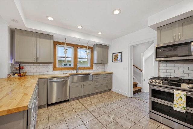 2422 Chamberlain Avenue, Madison, WI 53726