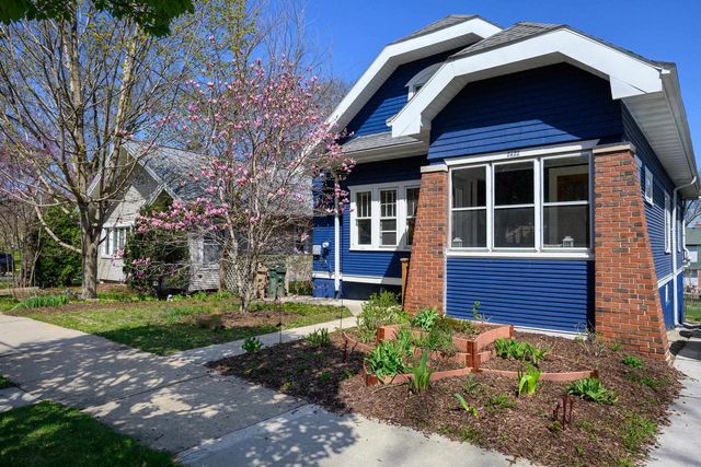 2422 Chamberlain Avenue, Madison, WI 53726