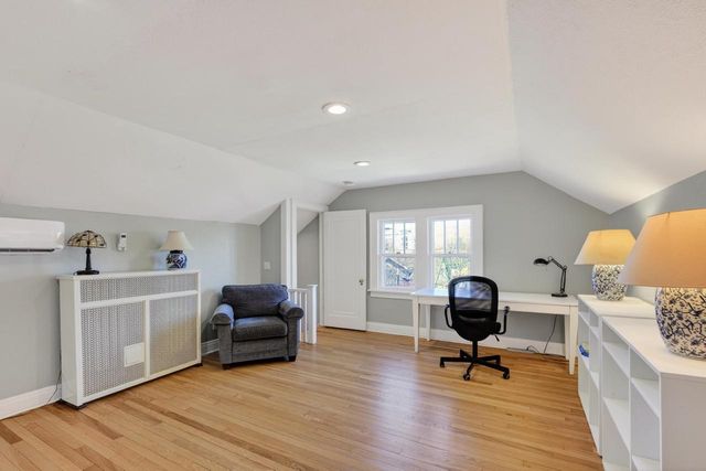2422 Chamberlain Avenue, Madison, WI 53726