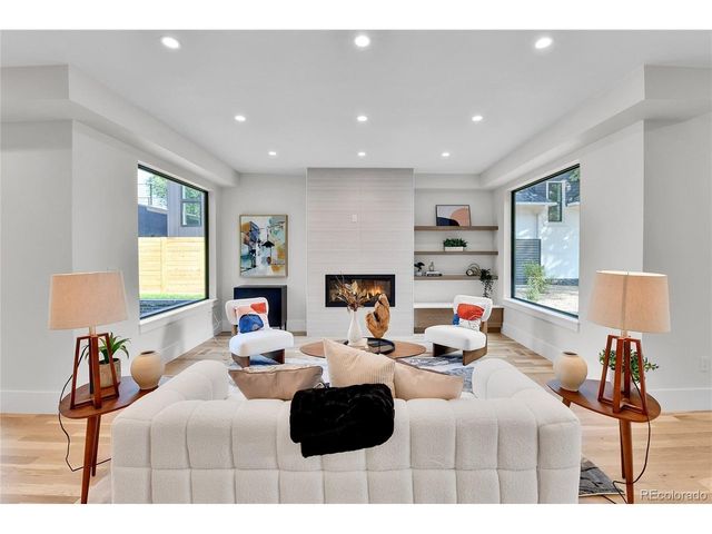 1021 9th St, Boulder, CO 80302