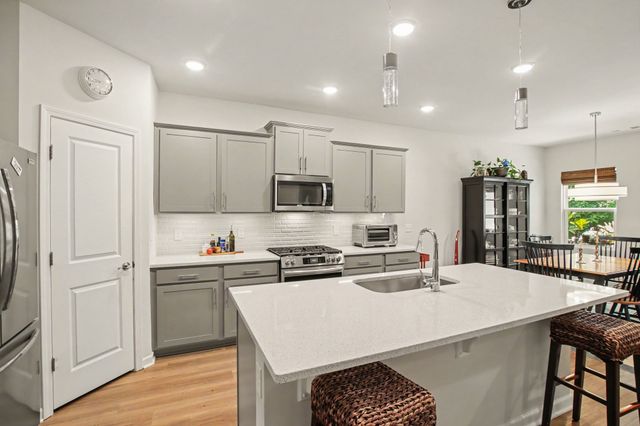 229 Brook Ave, White House, TN 37188