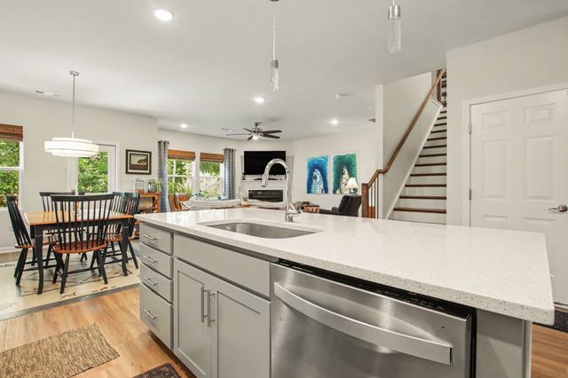 229 Brook Ave, White House, TN 37188