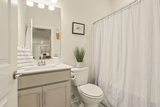 229 Brook Ave, White House, TN 37188