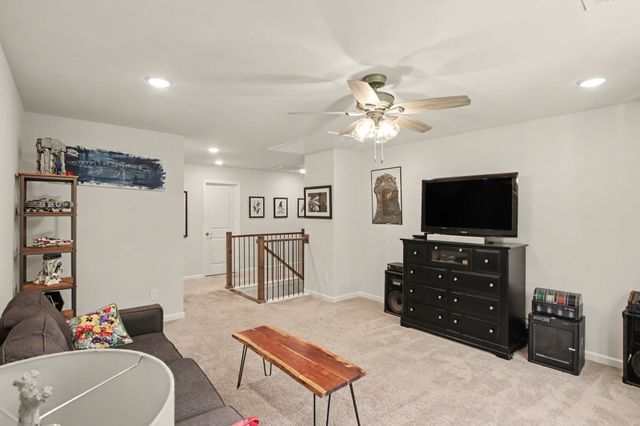 229 Brook Ave, White House, TN 37188