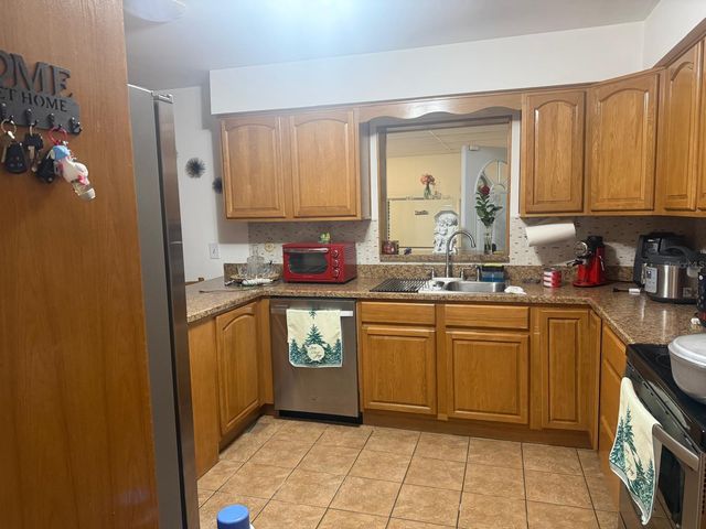 11102 28TH STREET, Tampa, FL 33612