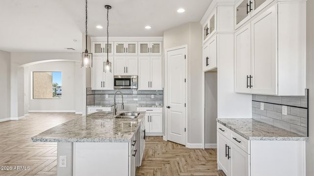 22204 W DALE Lane, Wittmann, AZ 85361