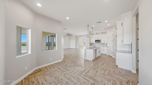 22204 W DALE Lane, Wittmann, AZ 85361