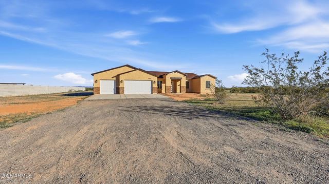 22204 W DALE Lane, Wittmann, AZ 85361