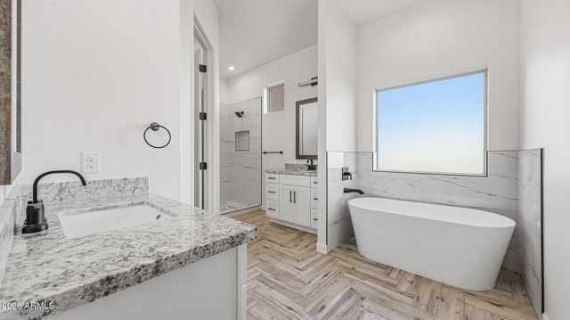 22204 W DALE Lane, Wittmann, AZ 85361