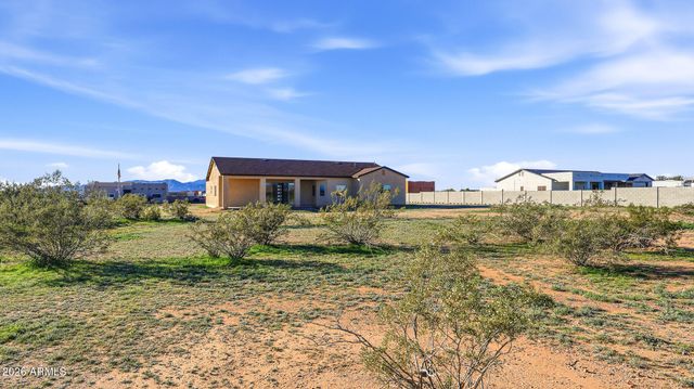 22204 W DALE Lane, Wittmann, AZ 85361