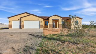22204 W DALE Lane, Wittmann, AZ 85361