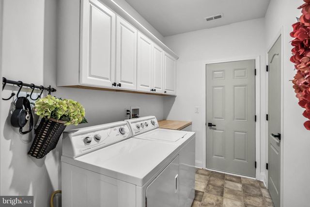 38 MONTCLAIRE RD, Medford, NJ 08055
