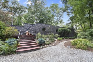 3820 Hiawatha Drive, Michiana Shores, IN 46360