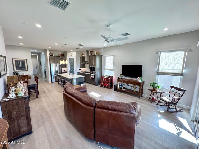 21622 N 58TH Street, Phoenix, AZ 85054