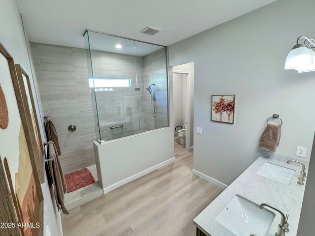 21622 N 58TH Street, Phoenix, AZ 85054